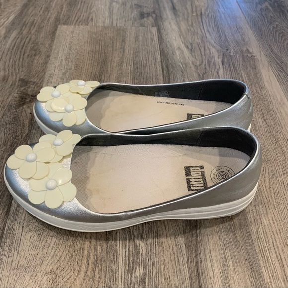 FitFlop F-Sporty Silver Flower Ballerina Comfort loafer Shoe Women’s 8 Floral - Picture 4 of 10